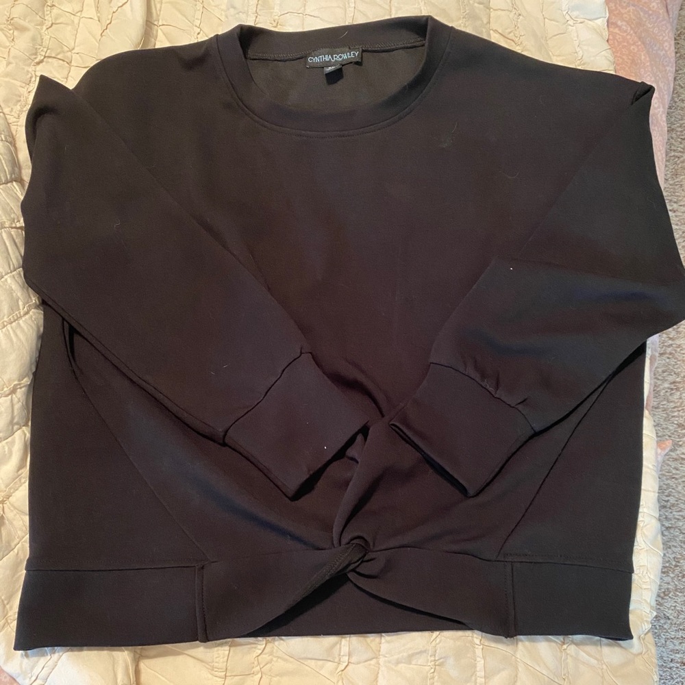 Black tie knot crop sweater
